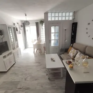 apartamento-nuevo-a-50-m-de-la-playa.1costadelsol.com/